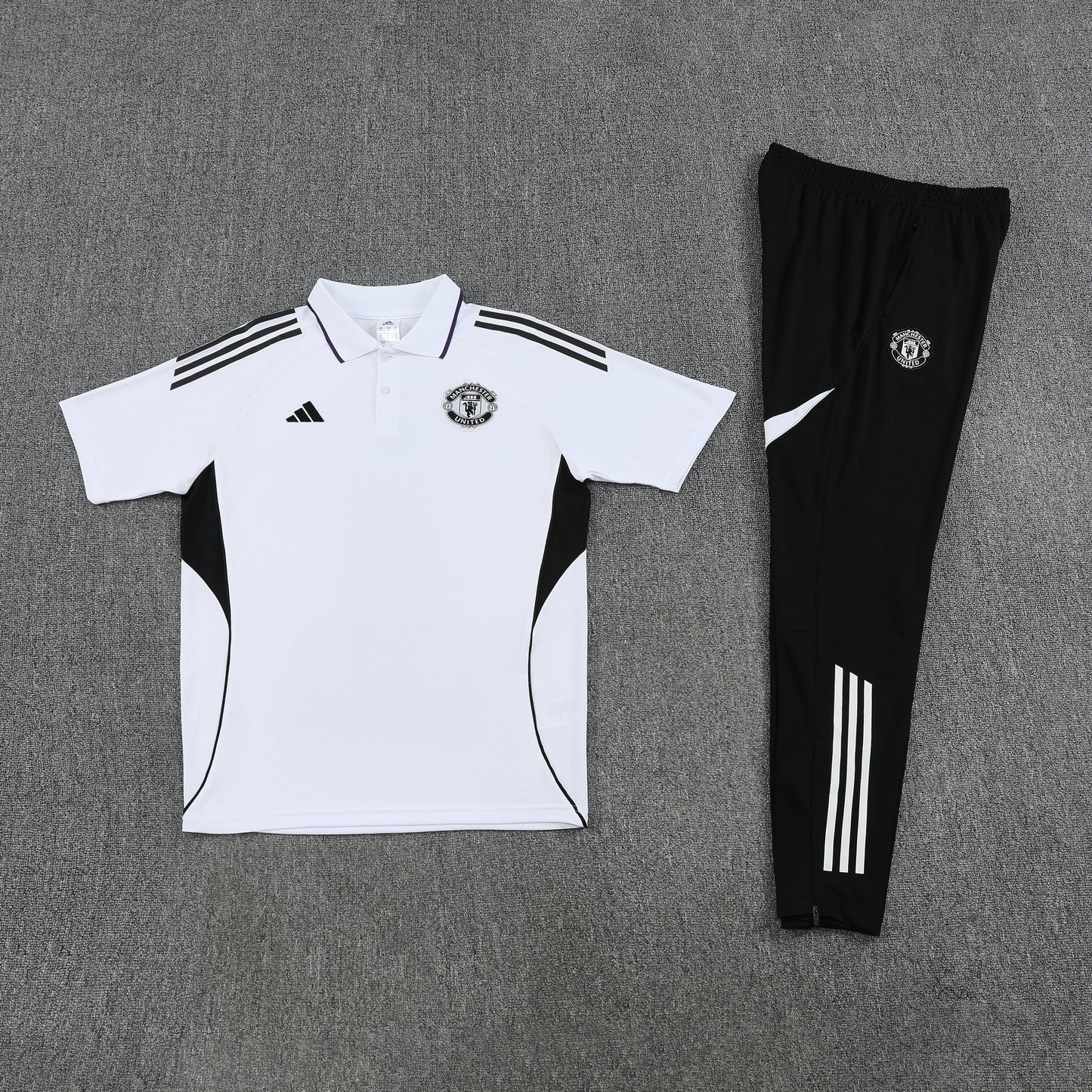 CAMISETA Y PANTALÓN MANCHESTER UNITED 25/26