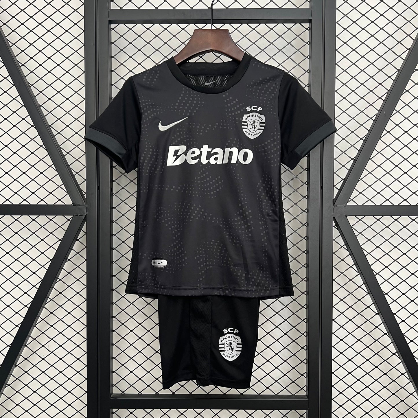 CAMISETA Y PANTANOLES CORTOS NIÑO SPORTING  EDICIÓN ESPECIAL 25/26