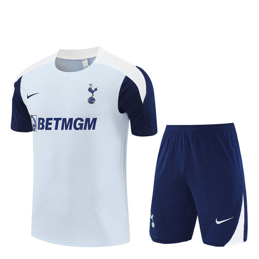 CAMISETA Y PANTALONES CORTOS TOTTENHAM HOTSPUR 25/26