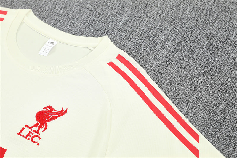 CAMISETA Y PANTALONES CORTOS PARA NIÑO LIVERPOOL 25/26
