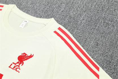 CAMISETA Y PANTALONES CORTOS PARA NIÑO LIVERPOOL 25/26