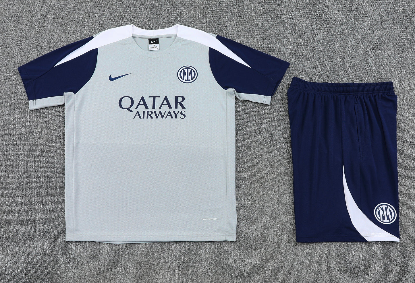 CAMISETA Y PANTALÓN CORTO ENTRENAMIENTO INTER 25/26