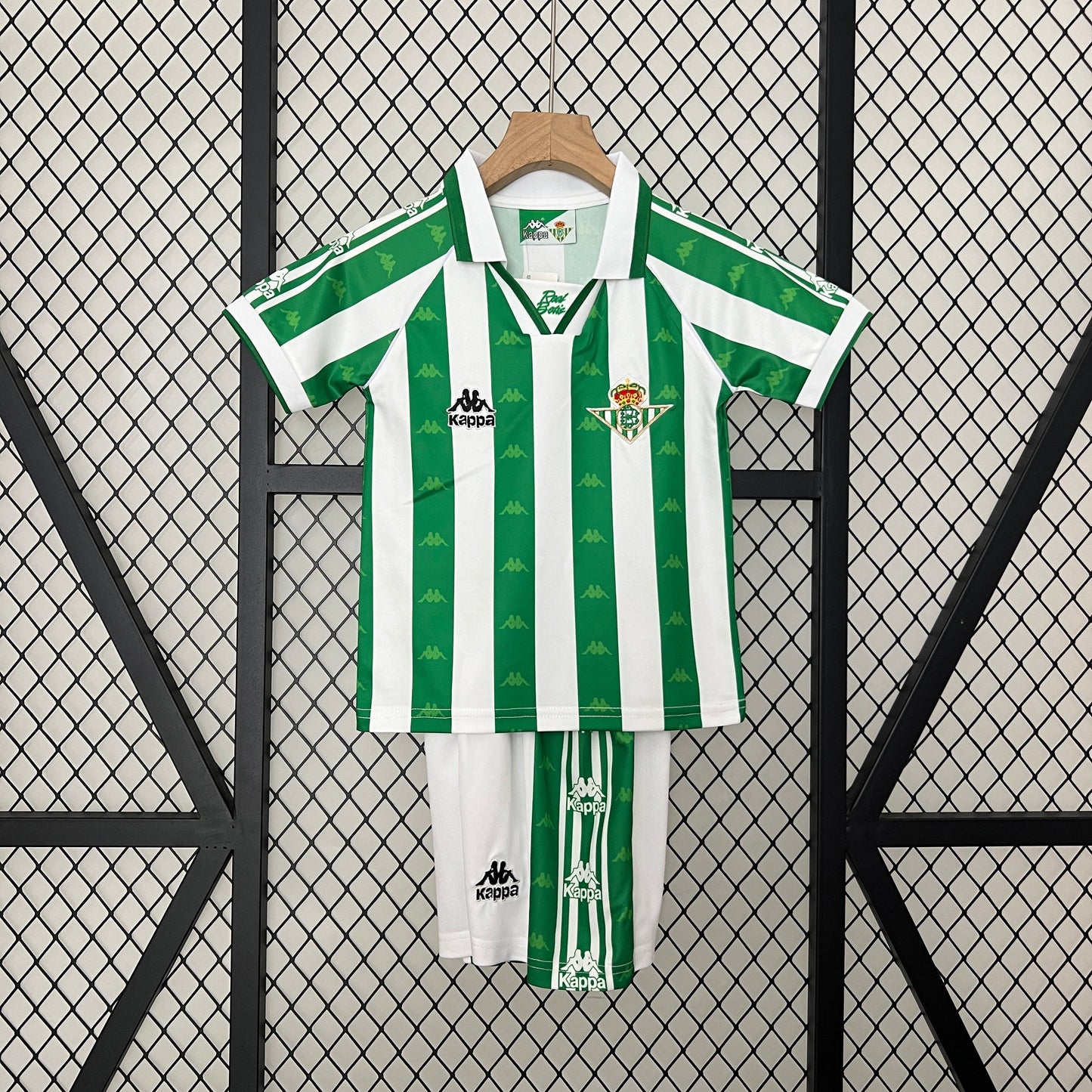 CAMISETA Y PANTALÓN CORTO NIÑO REAL BETIS HOME RETRO 95/97
