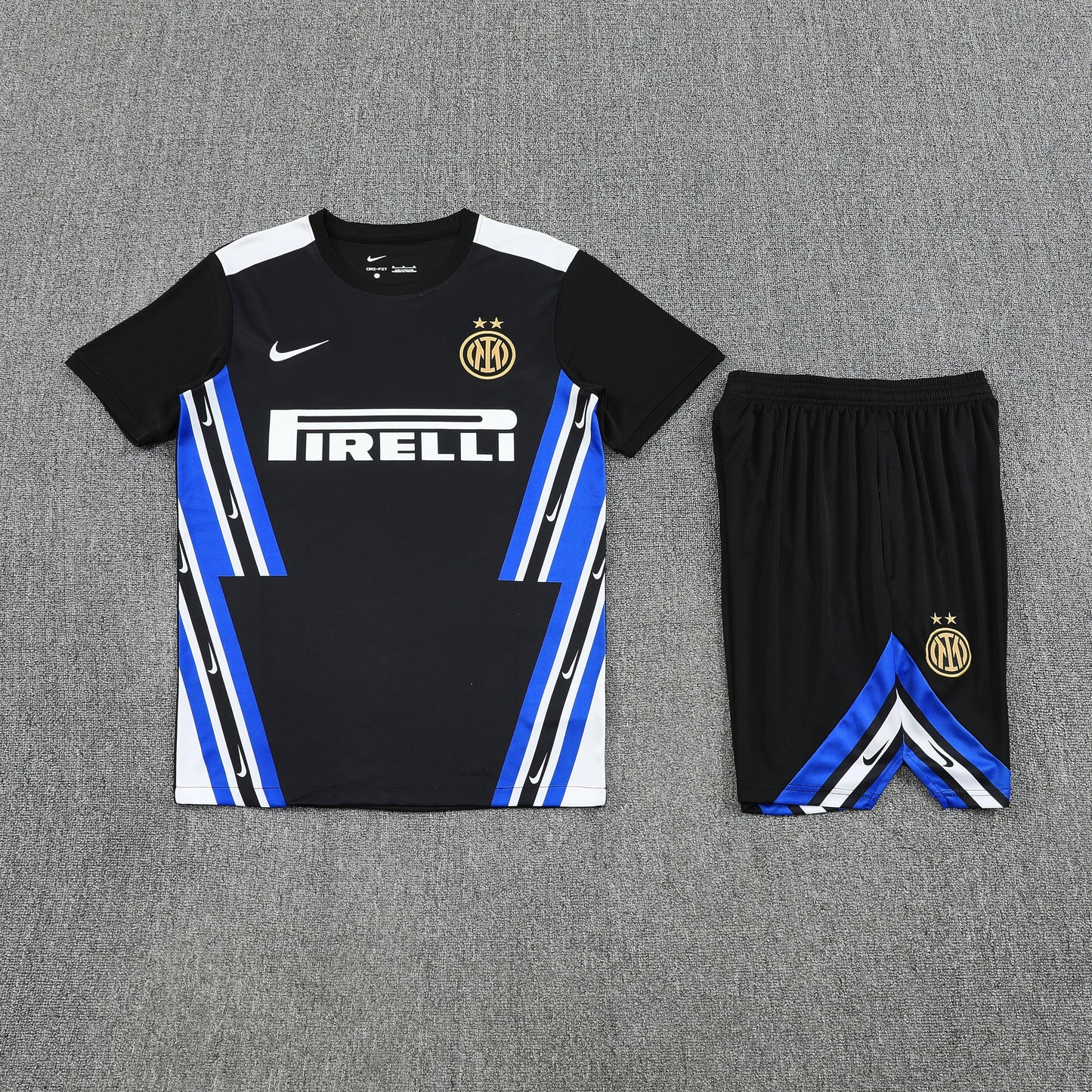 CAMISETA Y PANTALÓN CORTO ENTRENAMIENTO INTER 25/26