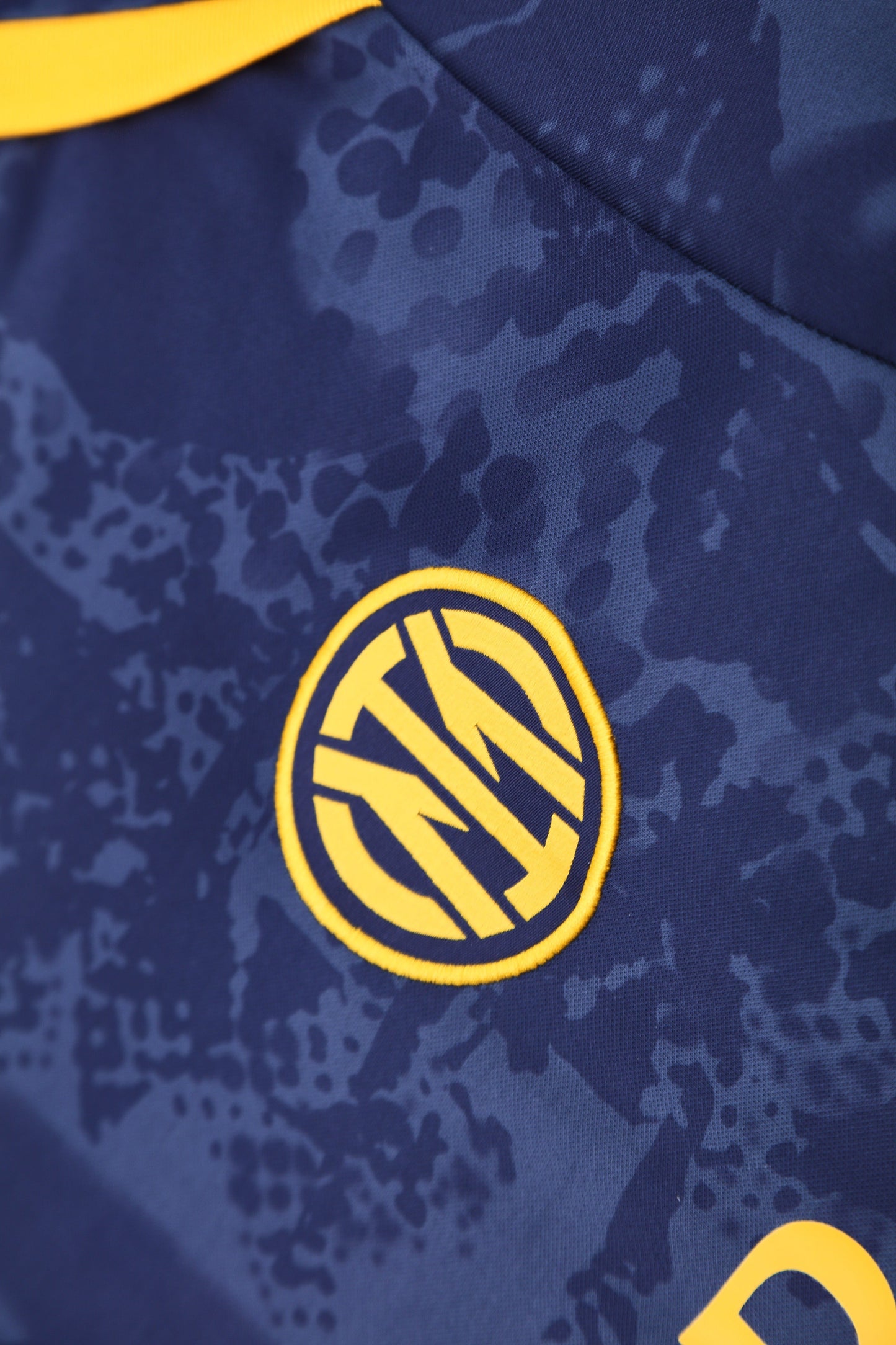 CAMISETA Y PANTALÓN CORTO ENTRENAMIENTO INTER NINO 25/26