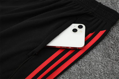 CAMISETA Y PANTALONES CORTOS PARA NIÑO BAYERN 25/26