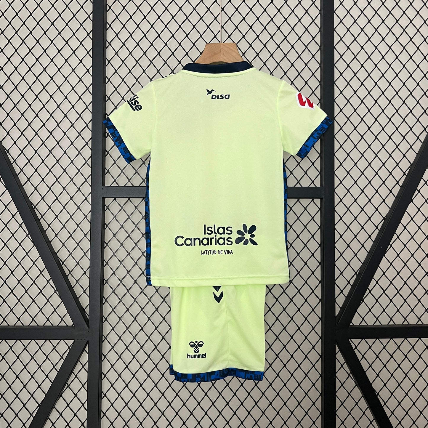 CAMISA E PANTALON CORTO NIÑO UD LAS PALMAS THIRD 24/25