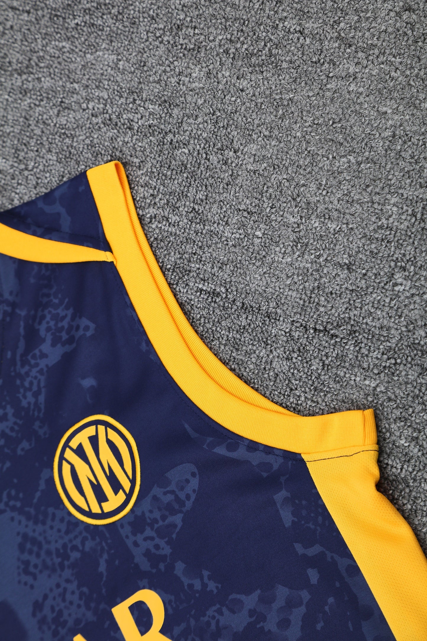 CAMISETA Y PANTALÓN CORTO ENTRENAMIENTO INTER 25/26