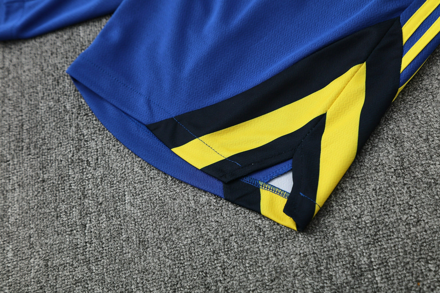 CAMISETA Y PANTALÓN CORTO ENTRENAMIENTO BOCA JUNIORS 25/26