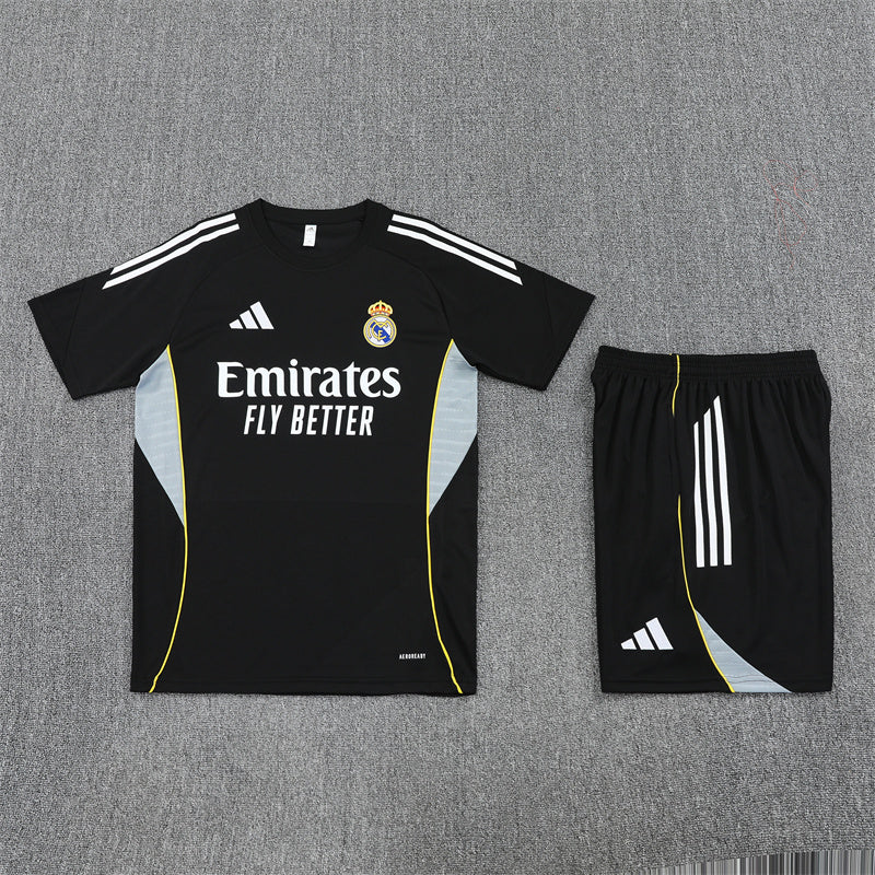 CAMISETA Y PANTALÓN CORTO ENTRENAMIENTO REAL MADRID 25/26