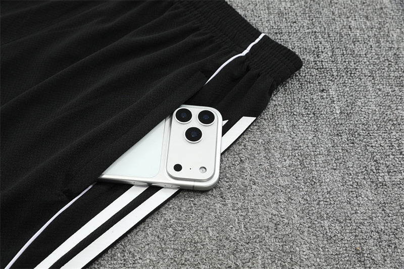 CAMISETA Y PANTALONES CORTOS NIÑOS REAL MADRID MARVEL 25/26