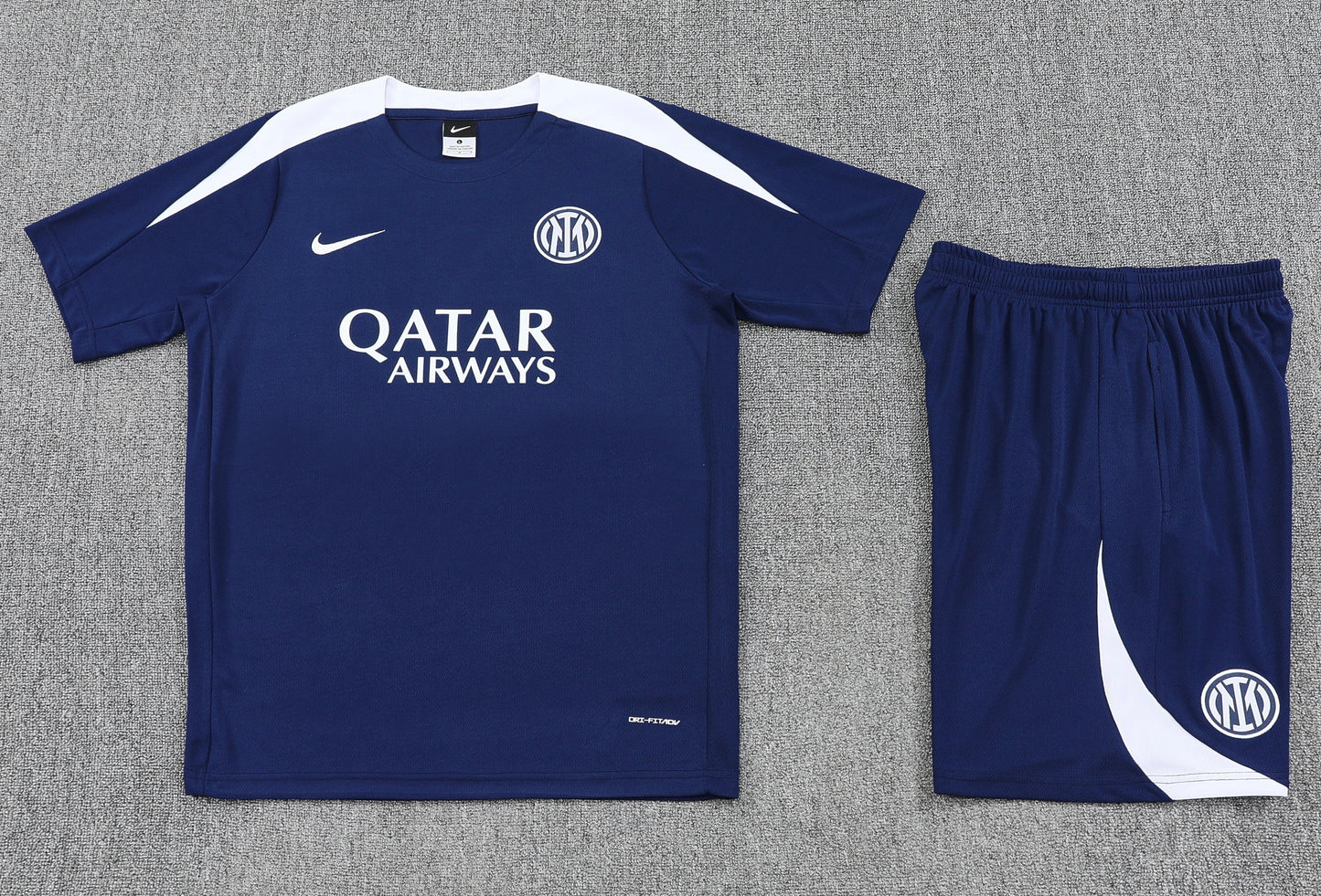 CAMISETA Y PANTALÓN CORTO ENTRENAMIENTO INTER 25/26