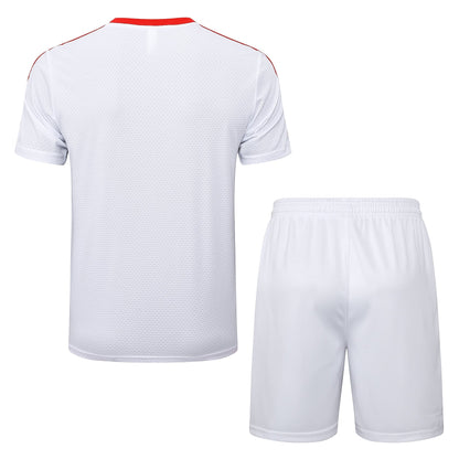 CAMISETA Y PANTALÓN CORTO ENTRENAMIENTO BAYERN 25/26