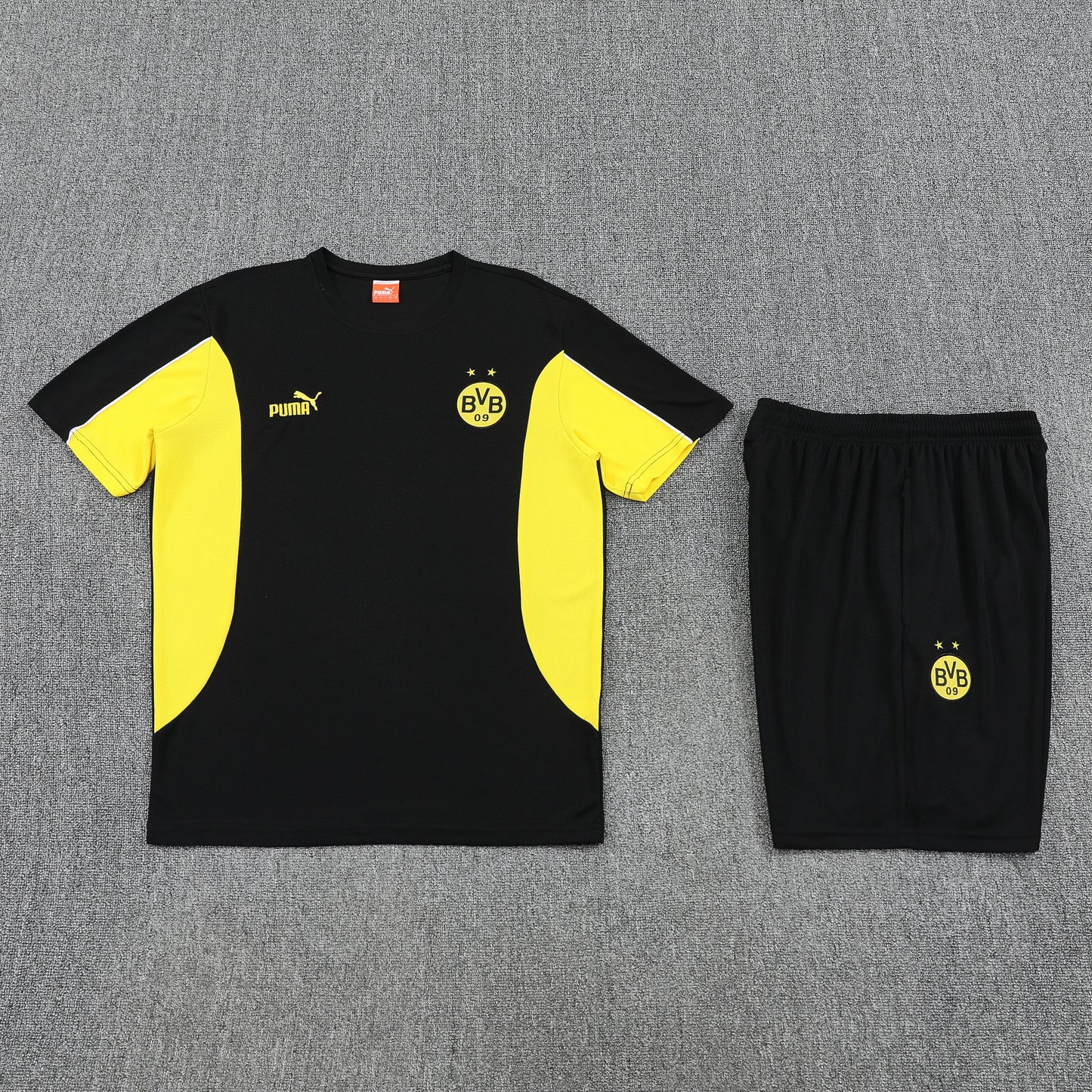 CAMISETA Y PANTALÓN CORTO ENTRENAMIENTO BORUSSIA DORTMUND 25/26