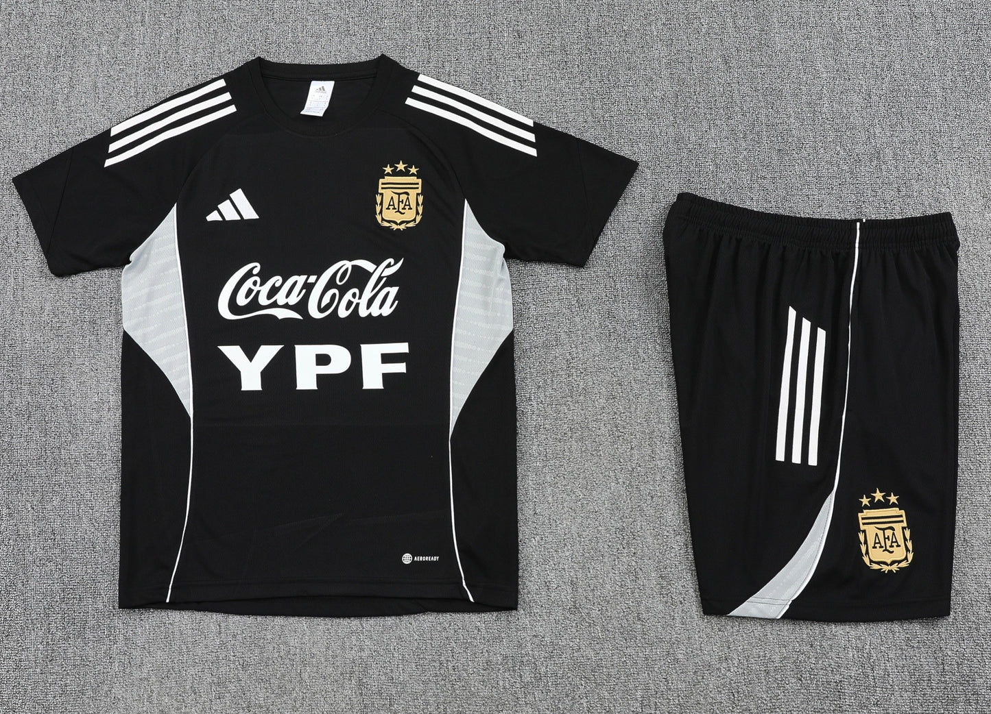 CAMISETA Y PANTALONES CORTOS PARA NIÑO ARGENTINA 25/26
