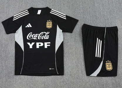 CAMISETA Y PANTALONES CORTOS PARA NIÑO ARGENTINA 25/26