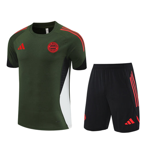 CAMISETA Y PANTALÓN CORTO ENTRENAMIENTO BAYERN 25/26