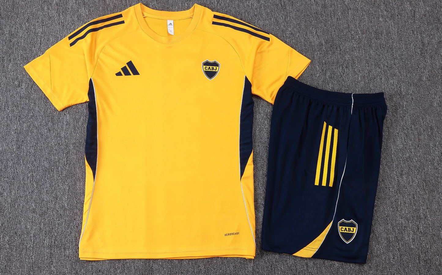 CAMISETA Y PANTALÓN CORTO ENTRENAMIENTO BOCA JUNIORS 25/26