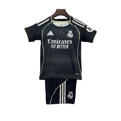 Camiseta y short de fútbol Real Madrid niño, color negro, venta online Reino del Futbol
