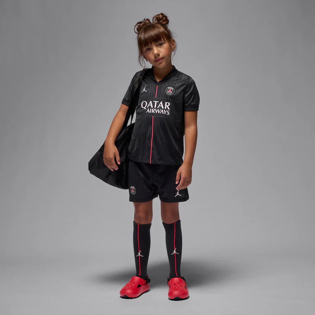 CAMISA E PANTALONES CORTOS PARA NIÑOS PSG JORDAN FOURTH 25/26 - CON MEDIAS