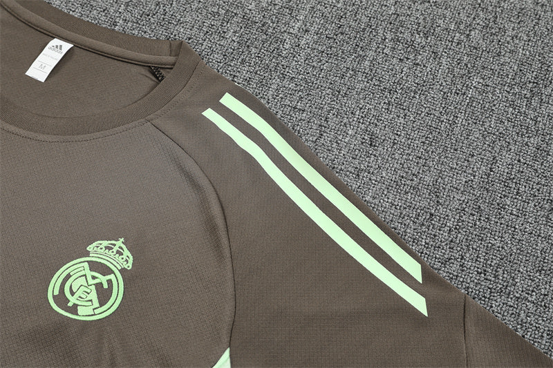 CAMISETA Y PANTALÓN CORTO ENTRENAMIENTO REAL MADRID 25/26