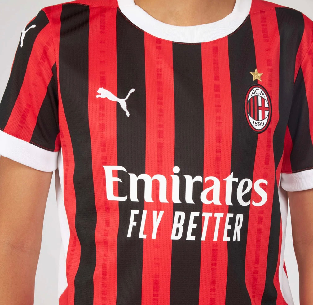 CAMISETA Y PANTALON CORTO PARA NIÑO AC MILAN HOME 24/25