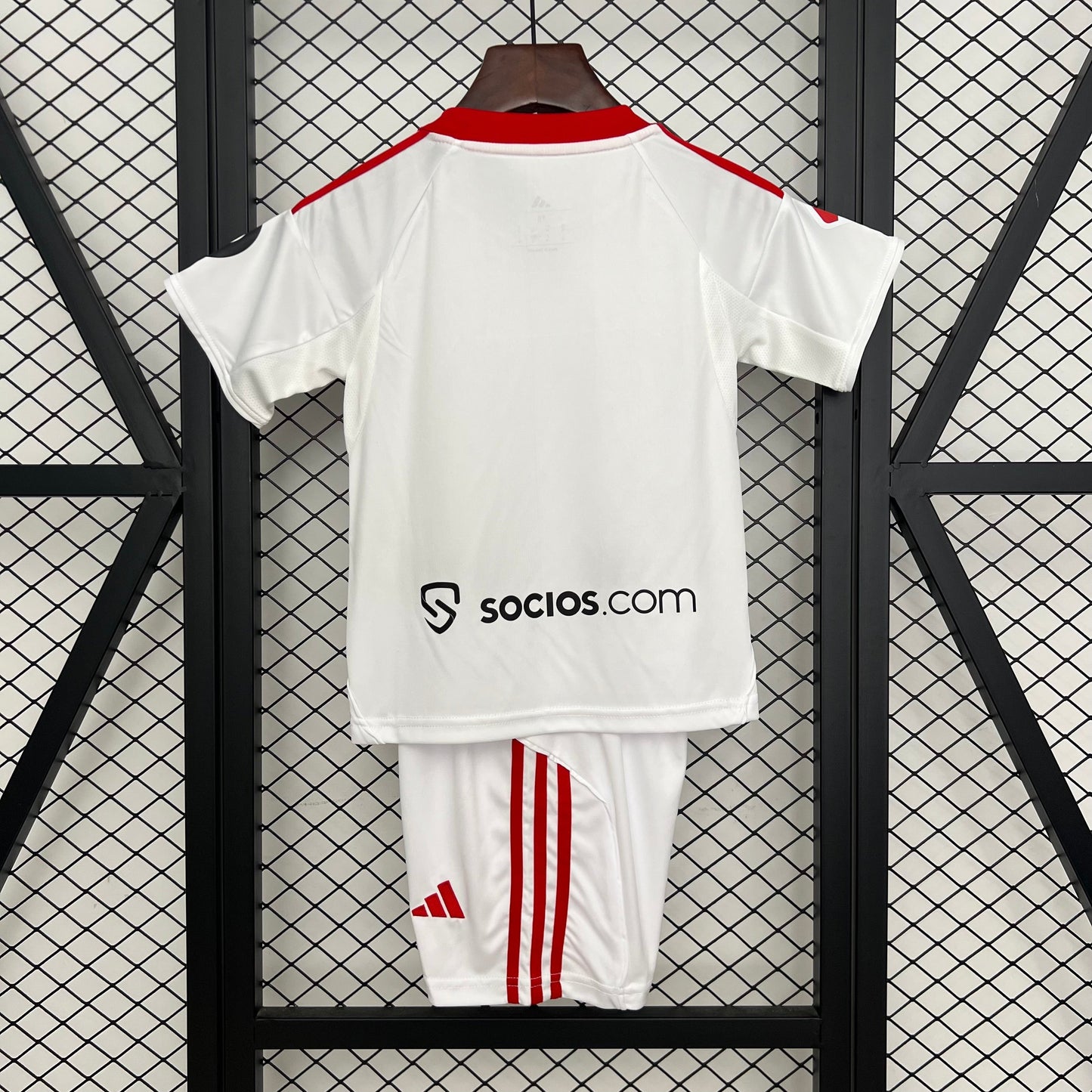 CAMISETAS Y PANTALONES CORTOS NIÑOS SEVILLA FC HOME 25/26