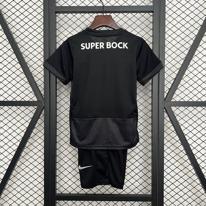 CAMISETA Y PANTANOLES CORTOS NIÑO SPORTING  EDICIÓN ESPECIAL 25/26