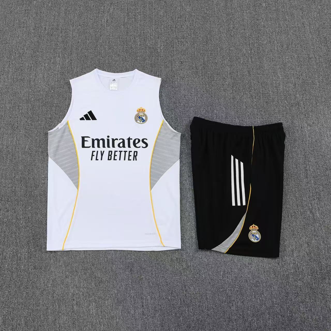 CAMISETA Y PANTALÓN CORTO ENTRENAMIENTO REAL MADRID 25/26