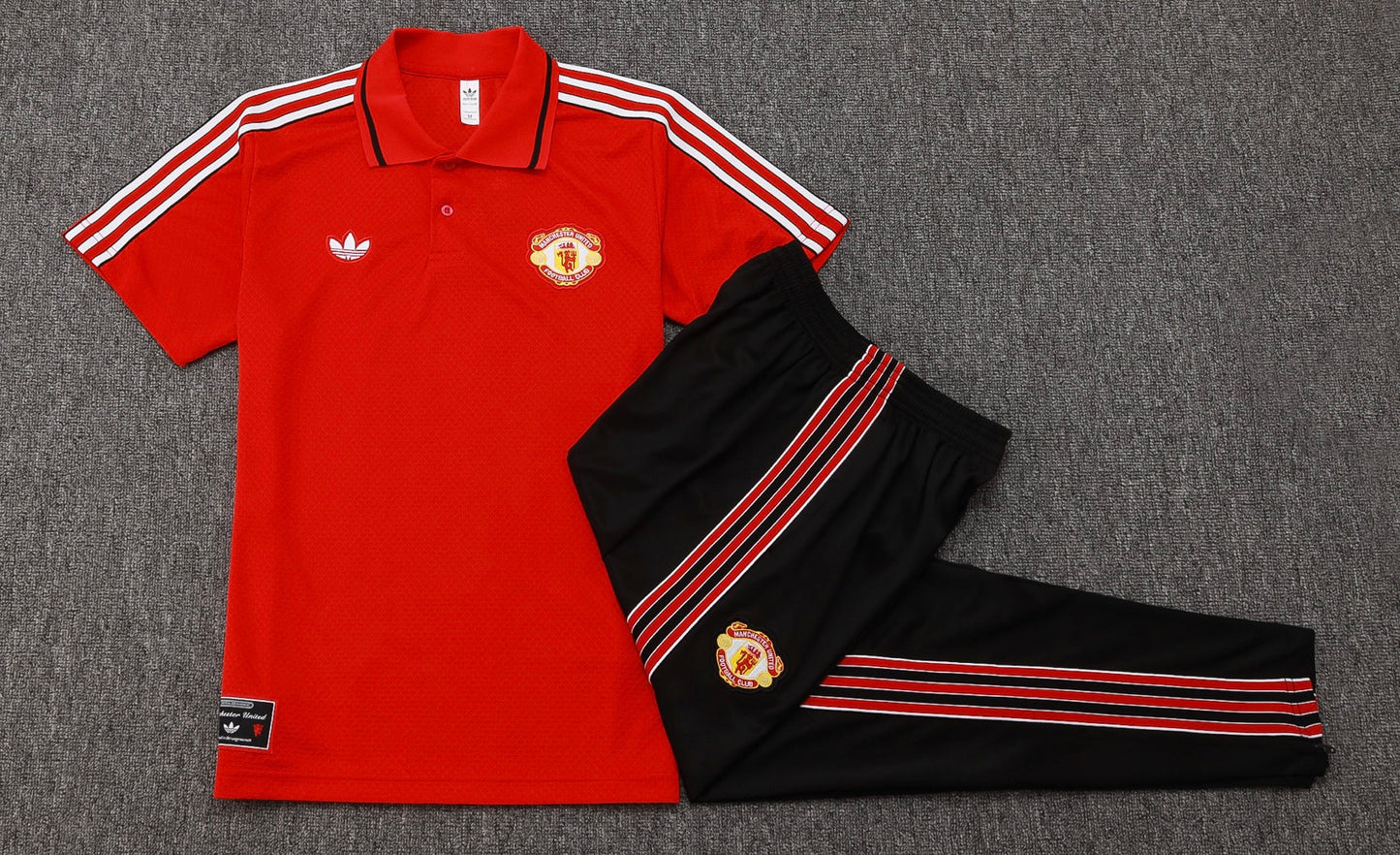 CAMISETA Y PANTALÓN MANCHESTER UNITED 25/26