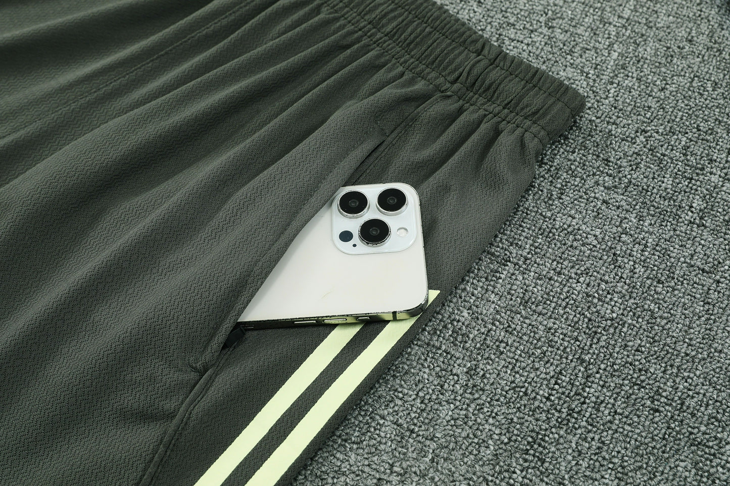 CAMISETA Y PANTALÓN CORTO ENTRENAMIENTO REAL MADRID 25/26