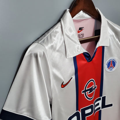 Camiseta de fútbol vintage PSG blanca con logo Nike y Opel, edición especial europea