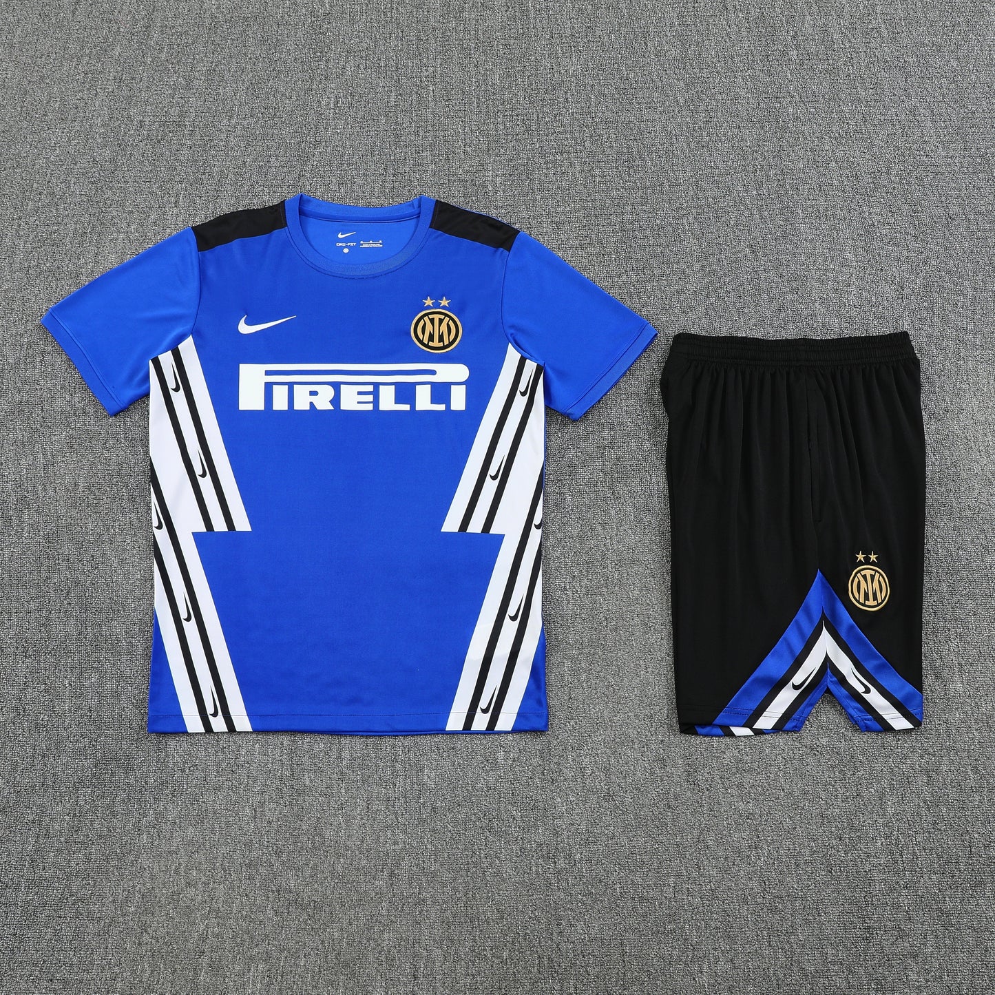 CAMISETA Y PANTALÓN CORTO ENTRENAMIENTO INTER 25/26