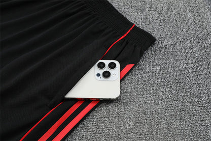 CAMISETA Y PANTALONES CORTOS PARA NIÑO MANCHESTER UNITED 25/26