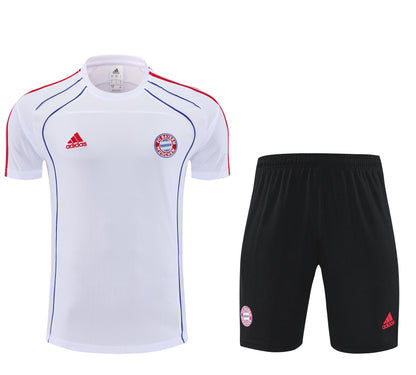 CAMISETA Y PANTALÓN CORTO ENTRENAMIENTO BAYERN 25/26