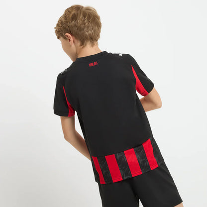 CAMISETA Y PANTALON CORTO PARA NIÑO AC MILAN  HOME 25/26