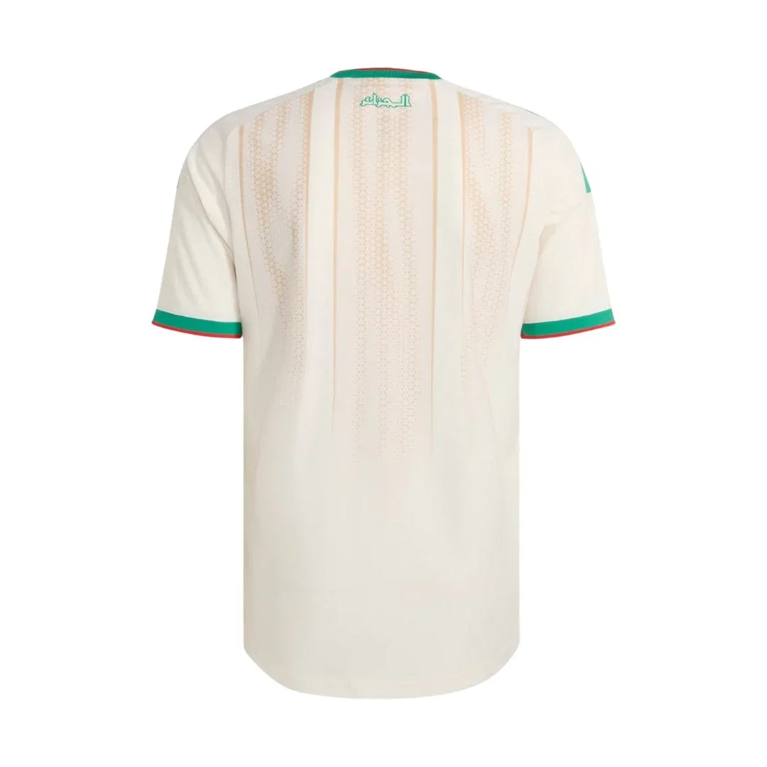Camiseta de fútbol Argelia 2026 blanca con detalles verdes y rojos, vista trasera, Reino del Futbol