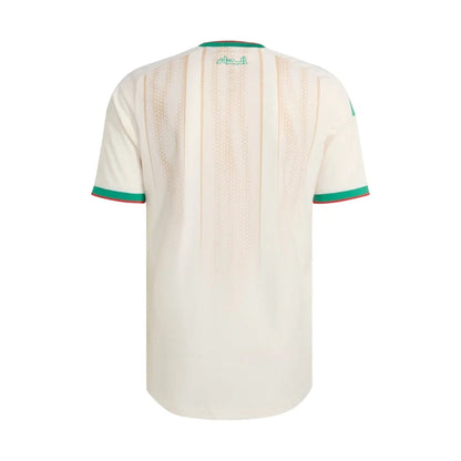 Camiseta de fútbol Argelia 2026 blanca con detalles verdes y rojos, vista trasera, Reino del Futbol