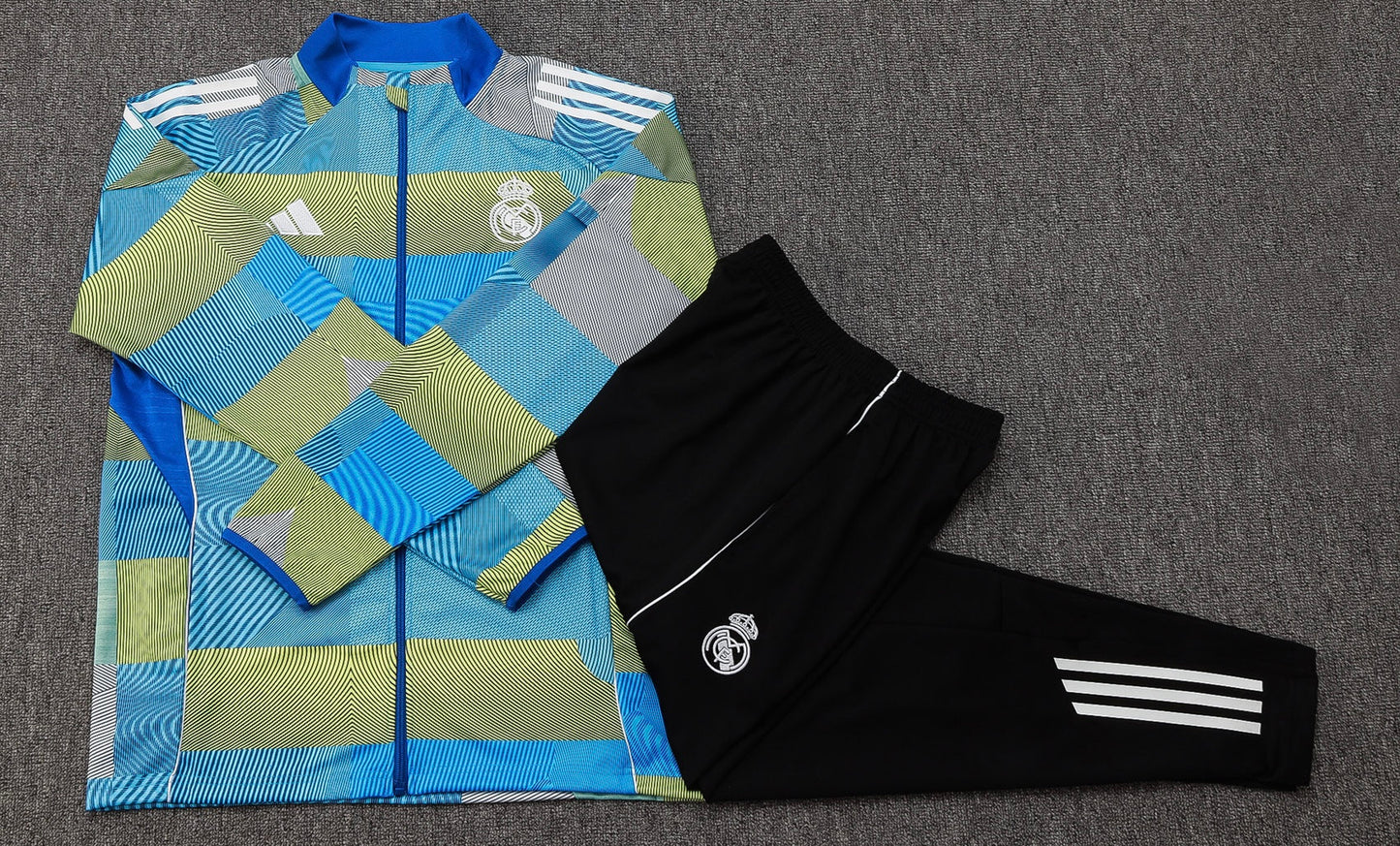 CHANDAL NIÑO REAL MADRID 25/26