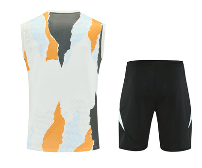 CAMISETA Y PANTALÓN CORTO ENTRENAMIENTO REAL MADRID 25/26