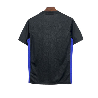 Camiseta de fútbol negra con detalles azul marino, vista trasera, Reino del Futbol