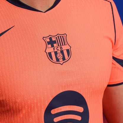 Camiseta FC Barcelona 2025 naranja playera oficial con logo FCB y sponsor, Reino del Futbol