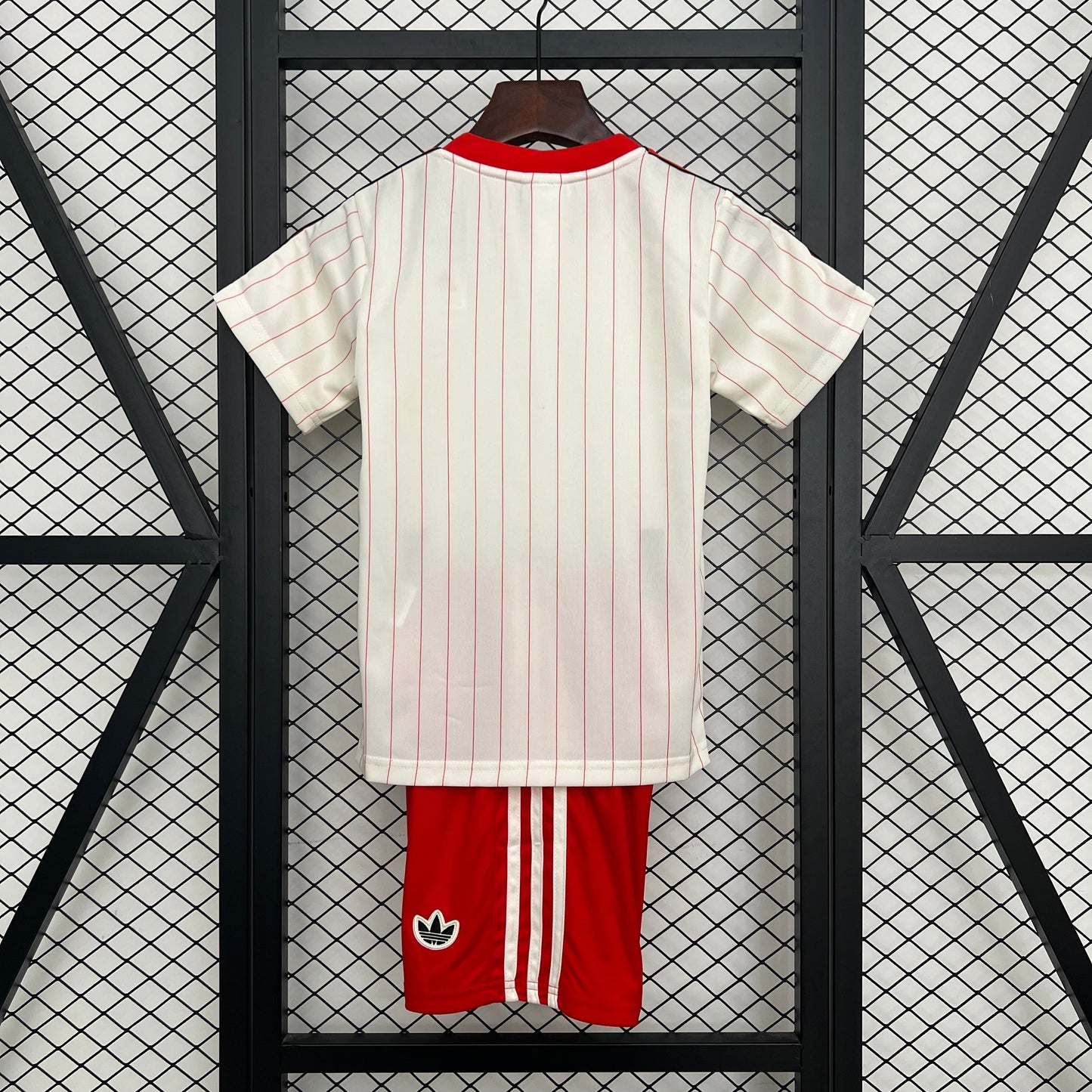 CAMISETA Y PANTANOLES CORTOS NIÑO BENFICA EDICIÓN ESPECIAL 25/26