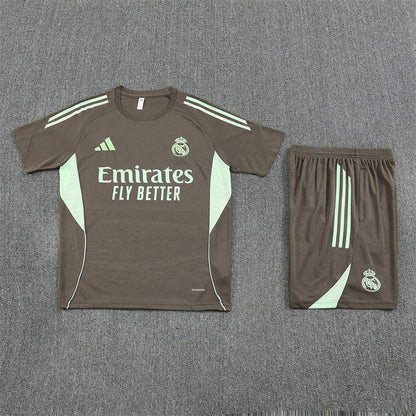 CAMISETA Y PANTALÓN CORTO ENTRENAMIENTO REAL MADRID 25/26