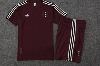 CAMISETA Y PANTALÓN CORTO ENTRENAMIENTO AJAX 25/26