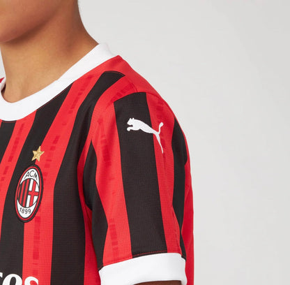 CAMISETA Y PANTALON CORTO PARA NIÑO AC MILAN HOME 24/25