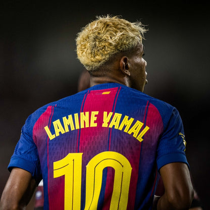 Camiseta Barcelona Lamine Yamal número 10 versión jugador en partido, Reino del Futbol