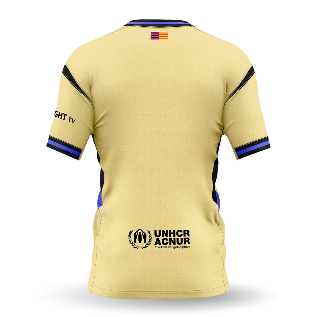 Camiseta Barcelona visitante 2025-2026 color dorado, logos y detalles azul y negro, Reino del Futbol