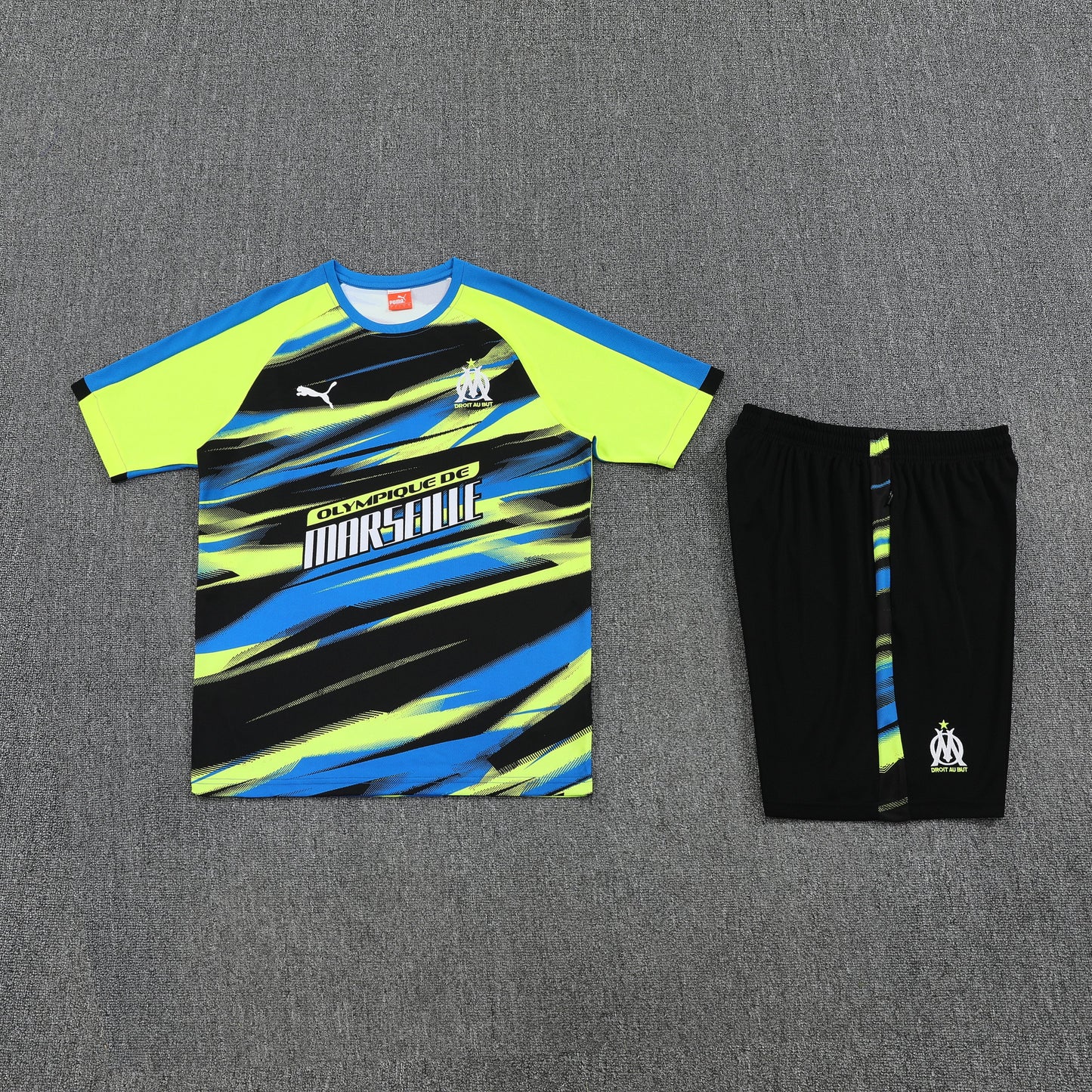 CAMISETA Y PANTALÓN CORTO ENTRENAMIENTO OLYMPIQUE DE MARSEILLE 25/26