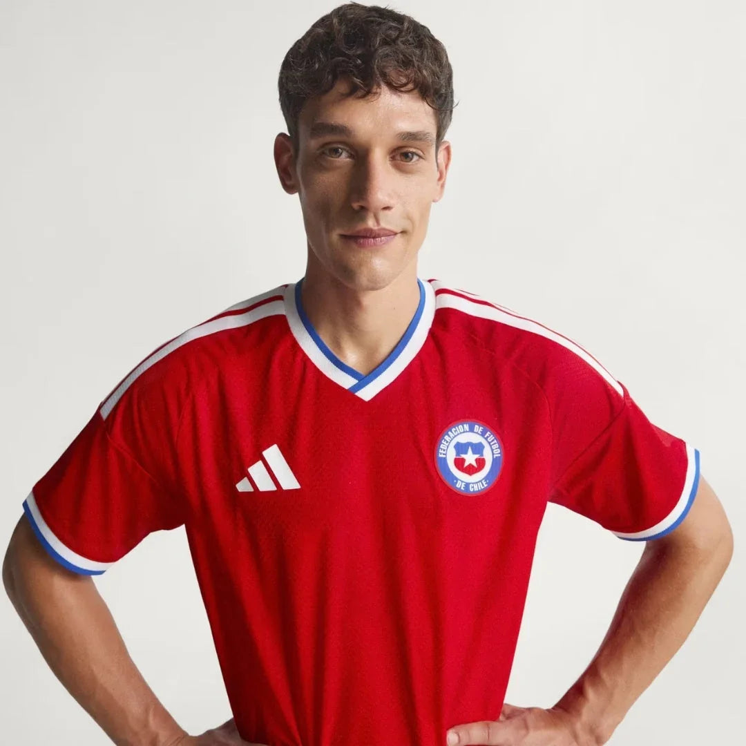 Camiseta roja de la Selección de Chile Adidas, modelo hombre, Reino del Futbol